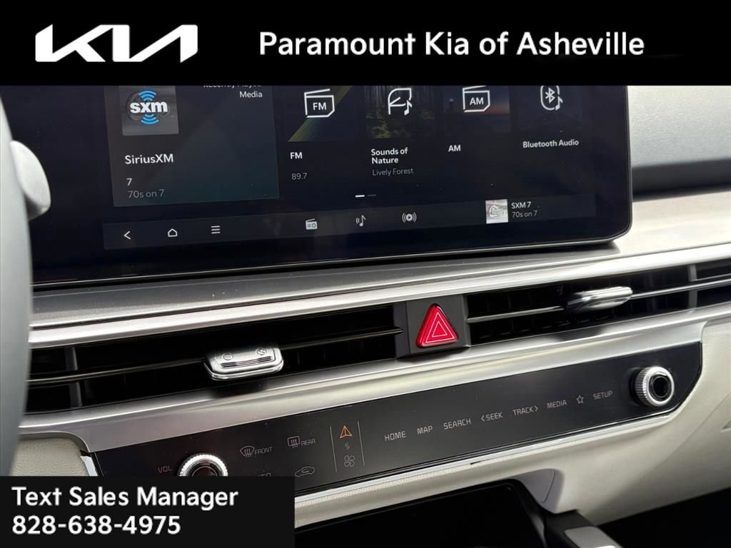 Certified 2025 Kia Sorento EX w/ Panoramic Sunroof Package image 11