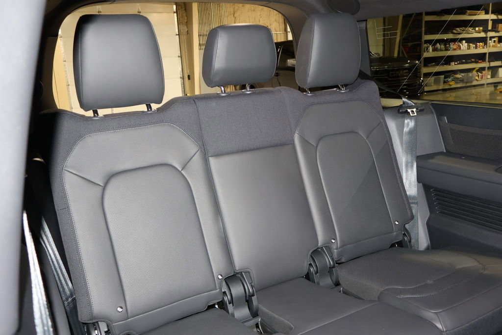 Used 2025 Land Rover Defender 130 V8 image 51