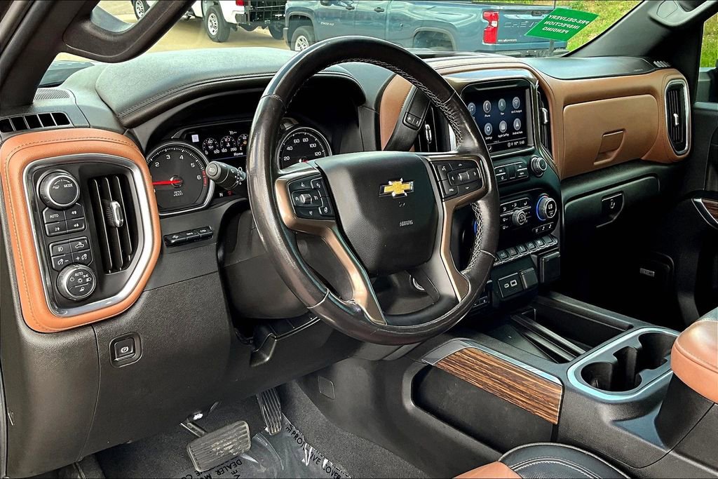 Used 2022 Chevrolet Silverado 3500 High Country w/ Technology Package image 13
