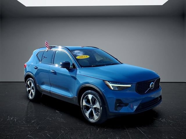 Used 2023 Volvo XC40 B4 Ultimate FWD image 5