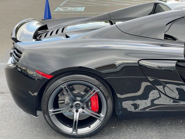 Used 2015 McLaren 650S Spider RWD image 17