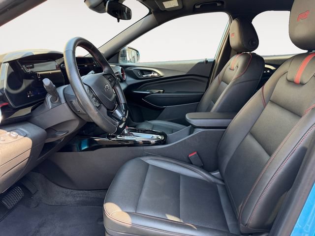 Used 2025 Chevrolet Trax RS w/ Sunroof Package FWD image 11
