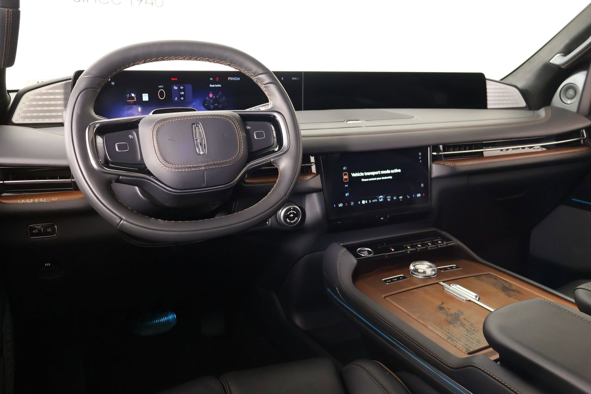 New 2026 Lincoln Navigator L Black Label AWD/4WD image 2