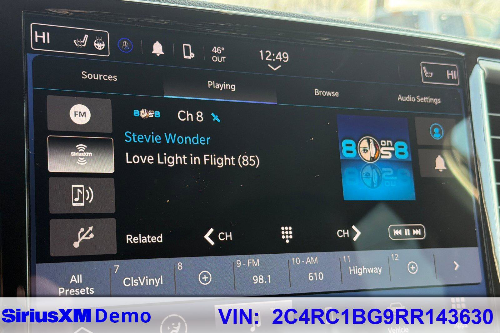 Used 2024 Chrysler Pacifica Touring-L image 25