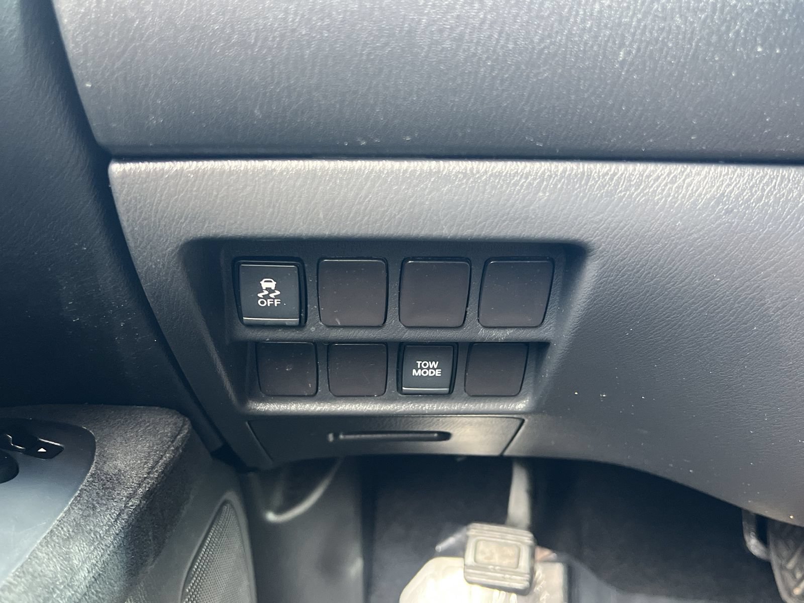 Used 2016 Nissan Pathfinder SV FWD image 13