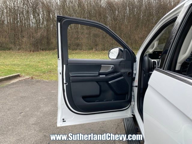 Used 2025 Ford Expedition Max Platinum image 14