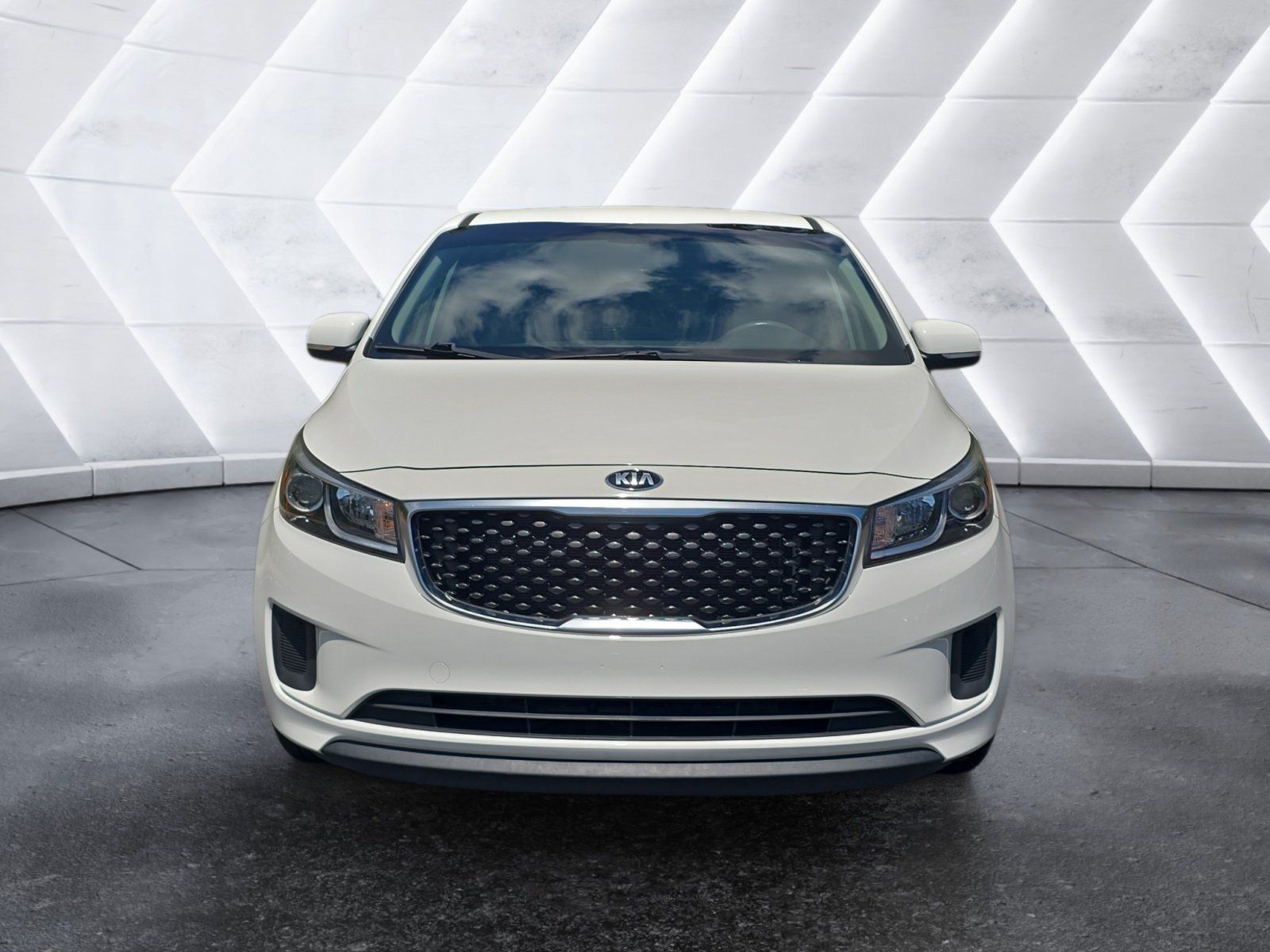 Used 2018 Kia Sedona L FWD image 8
