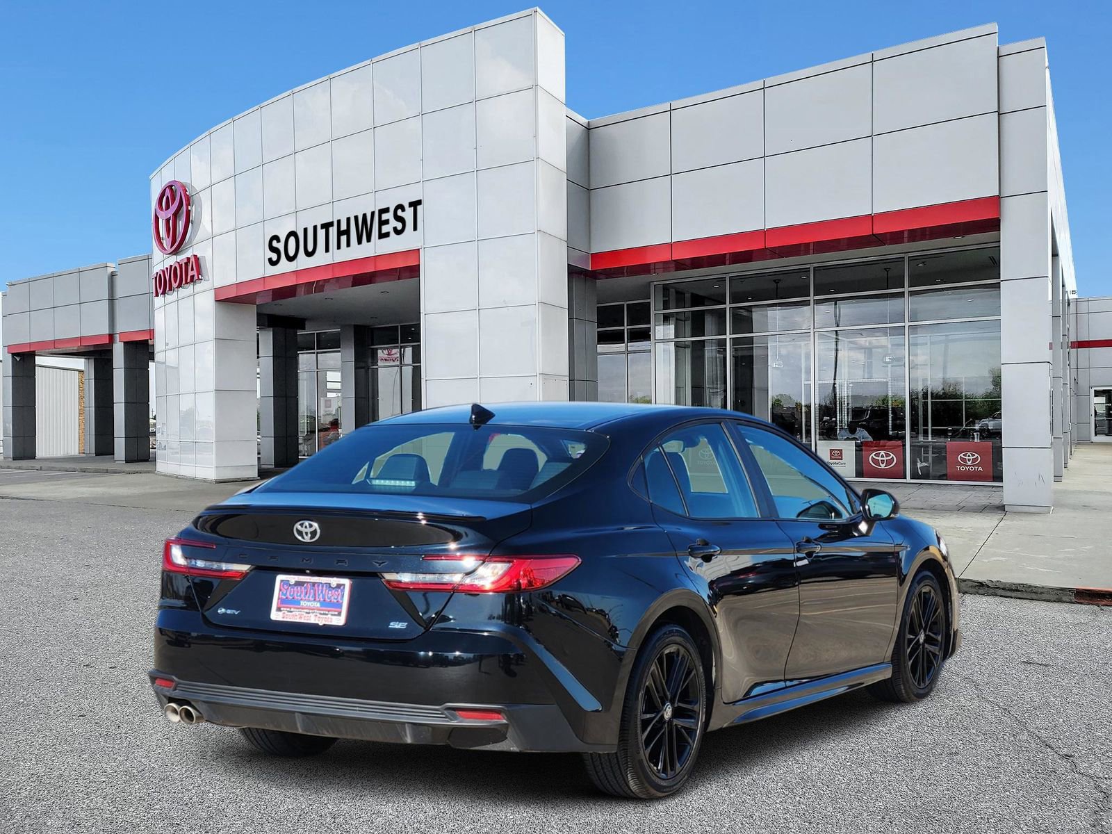 Used 2025 Toyota Camry SE w/ Convenience Package image 5