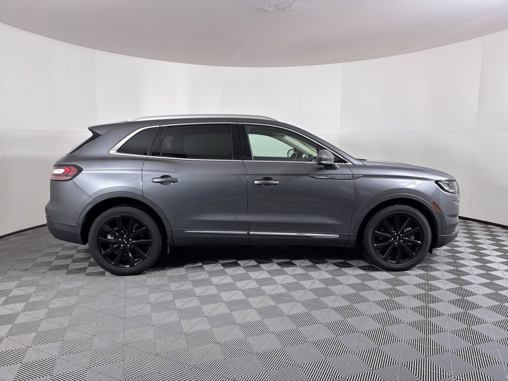 Used 2022 Lincoln Nautilus Reserve w/ Monochromatic Package image 16