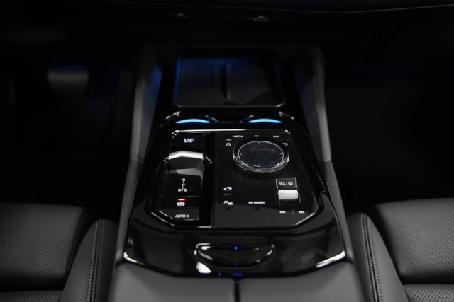 Used 2024 BMW i5 eDrive40i w/ Premium Package RWD image 38