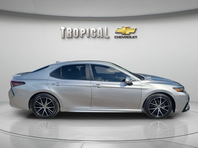 Used 2023 Toyota Camry SE w/ Convenience Package FWD image 6