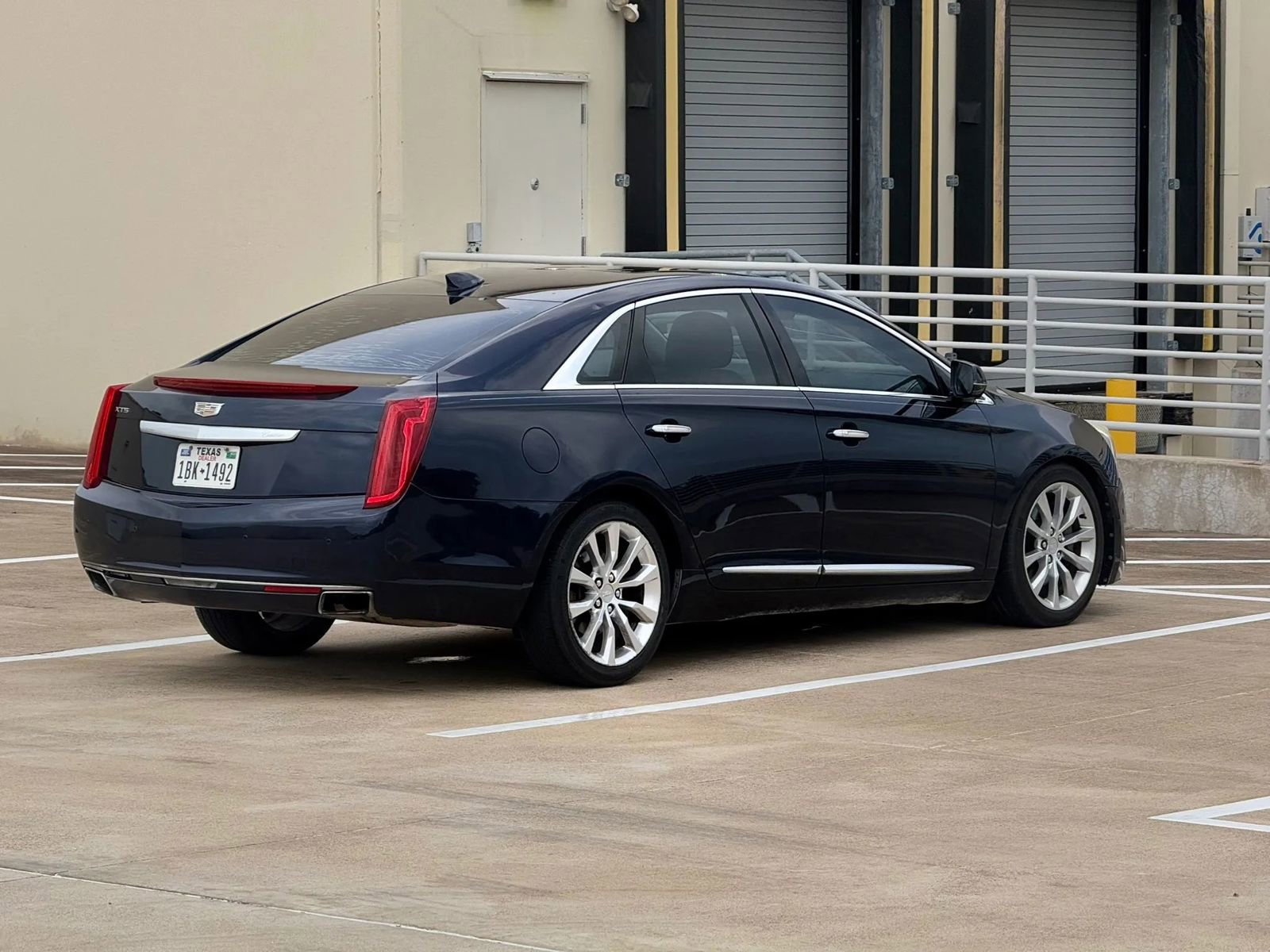 Used 2016 Cadillac XTS Luxury w/ Driver Awareness Package FWD image 7