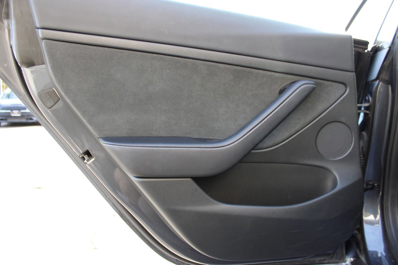 Used 2023 Tesla Model 3 Standard Range image 21