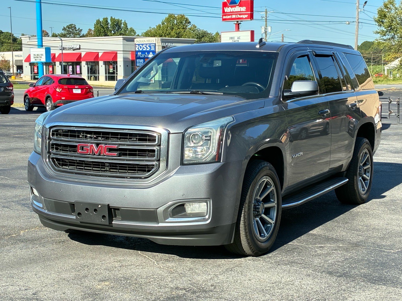 Used 2018 GMC Yukon SLE w/ Convenience Package RWD image 2