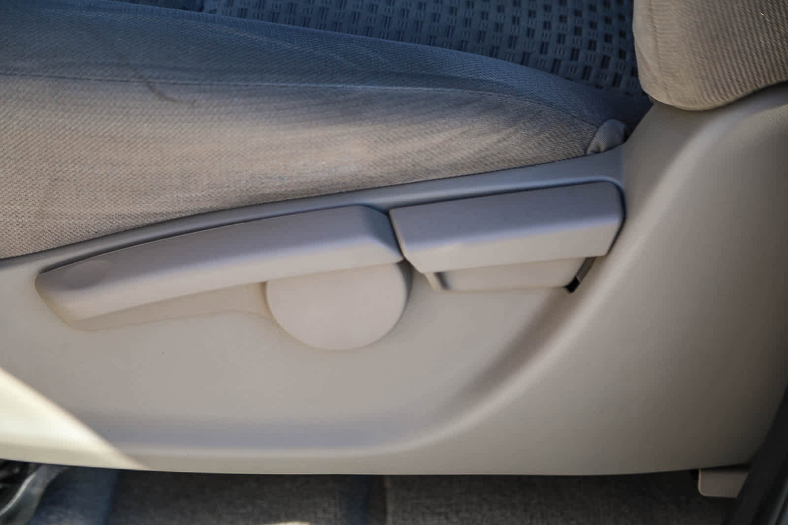 Used 2011 Toyota Tundra 2WD CrewMax w/ Tow Pkg image 19