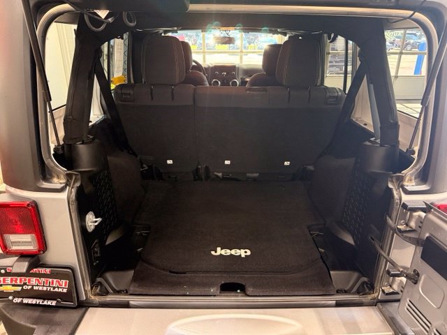 Used 2017 Jeep Wrangler Unlimited Sahara w/ Max Tow Package AWD/4WD image 19