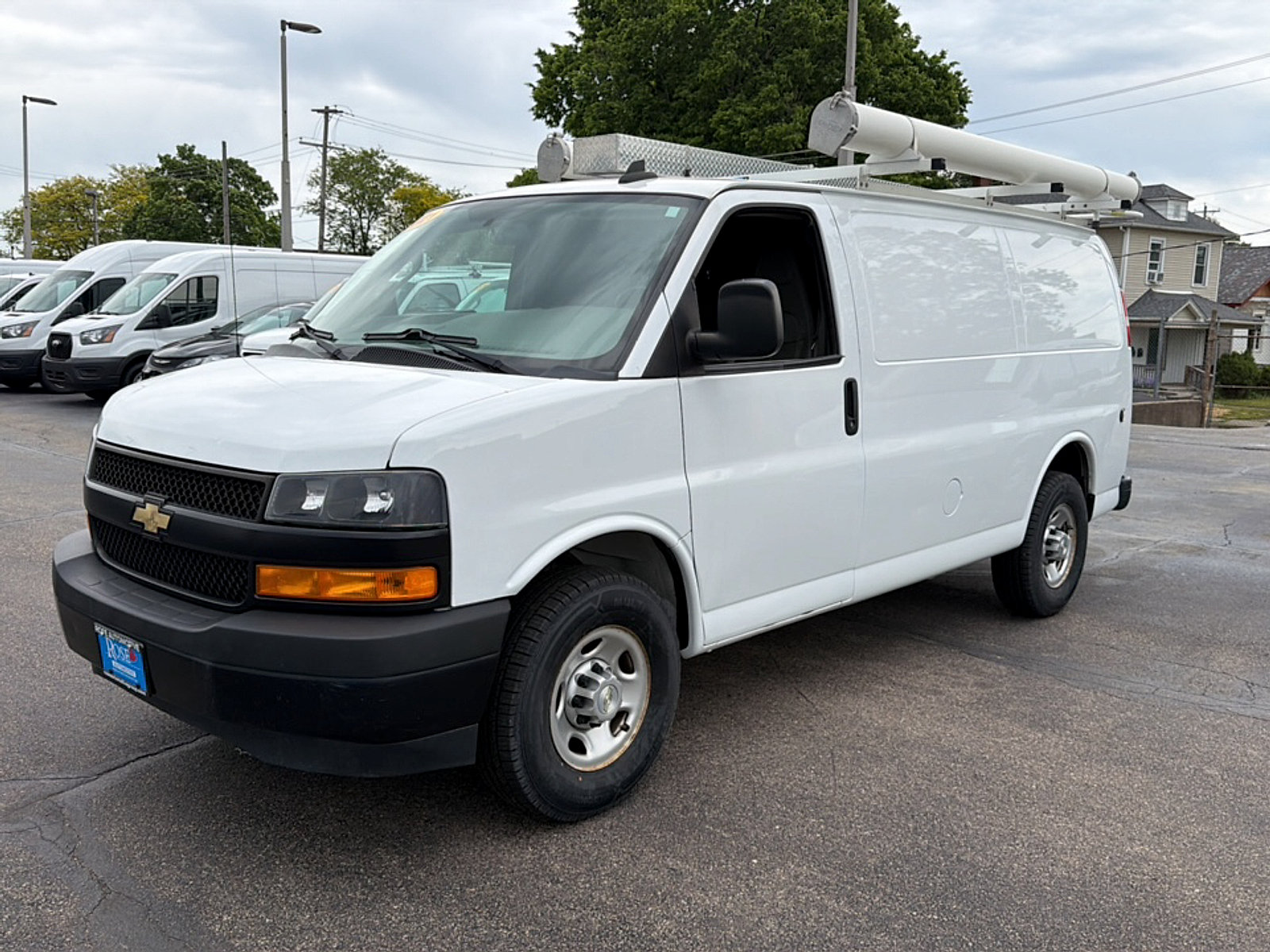Used 2021 Chevrolet Express 2500 w/ Driver Convenience Package RWD image 3