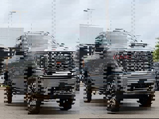 Used 2024 GMC Sierra 2500 Denali w/ Denali Reserve Package image 2