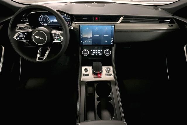 New 2026 Jaguar F-PACE R-Dynamic S image 6