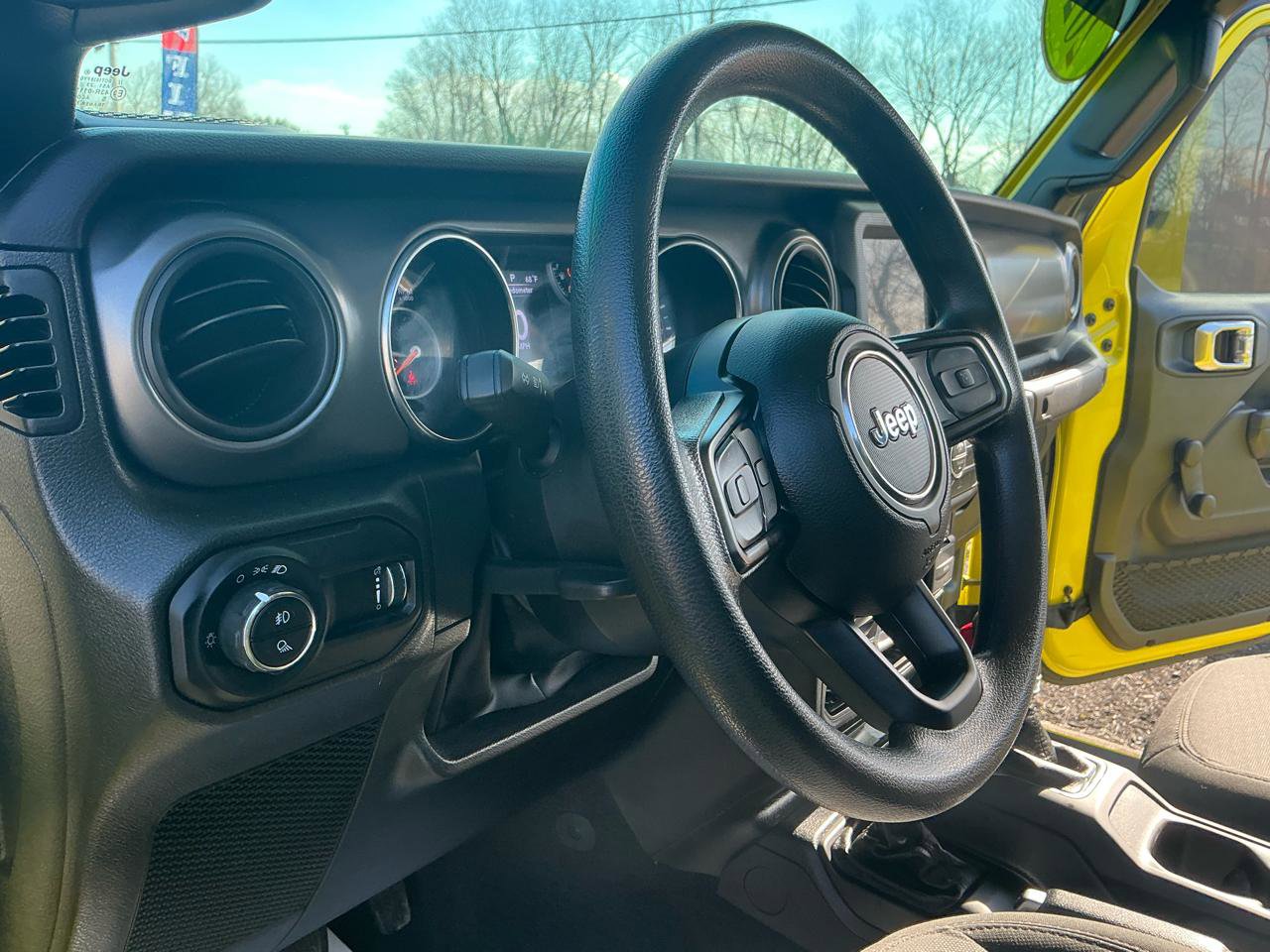 Used 2023 Jeep Gladiator Sport image 17