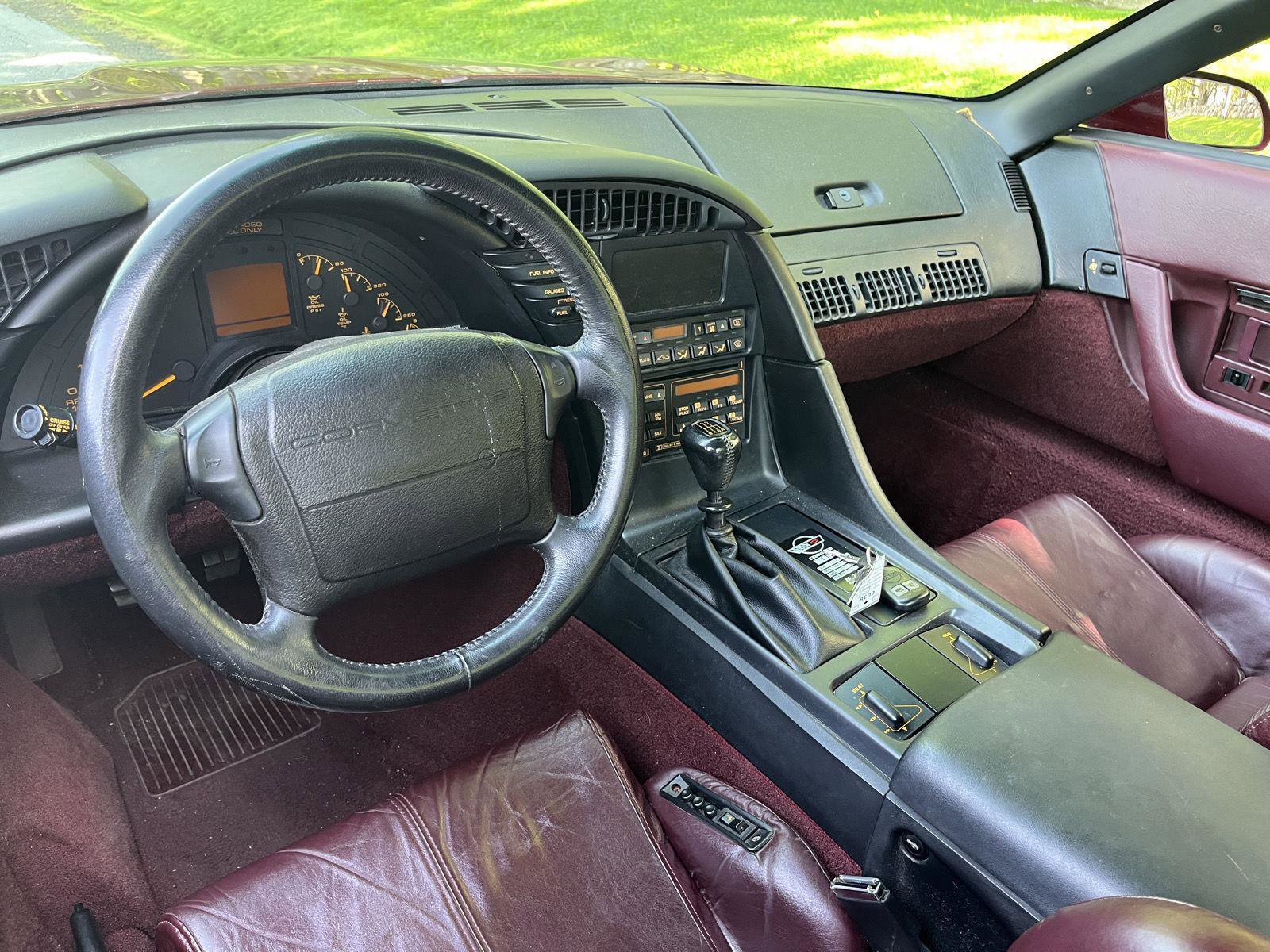 Used 1993 Chevrolet Corvette Coupe RWD image 4