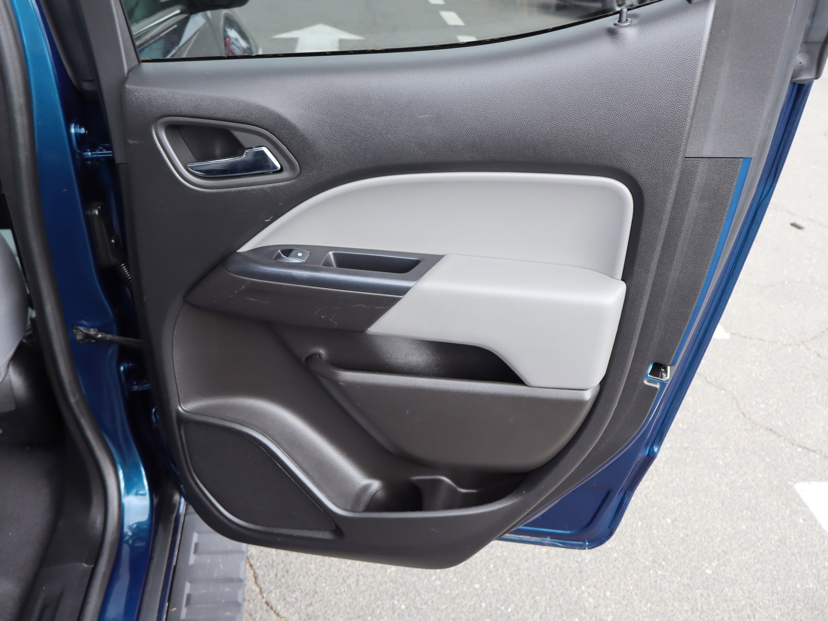 Used 2020 Chevrolet Colorado LT image 35