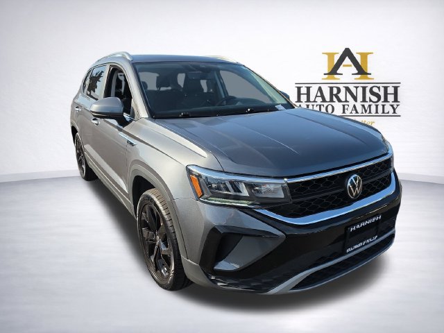 Certified 2023 Volkswagen Taos SE w/ Panoramic Sunroof Package AWD/4WD image 8