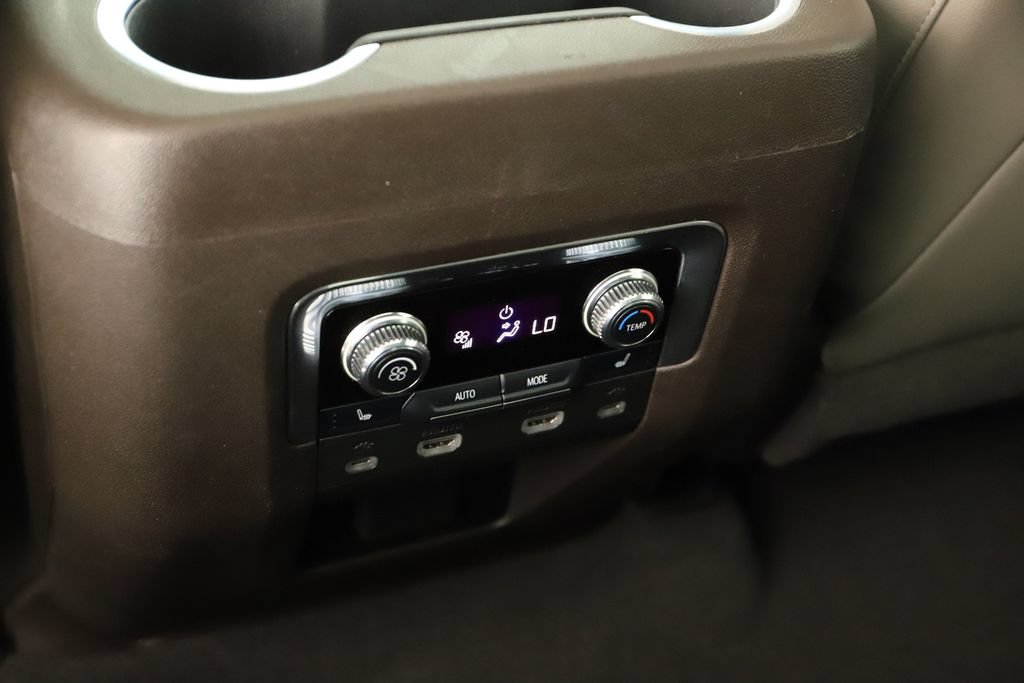 Used 2021 GMC Yukon SLT w/ SLT Luxury Plus Package AWD/4WD image 21