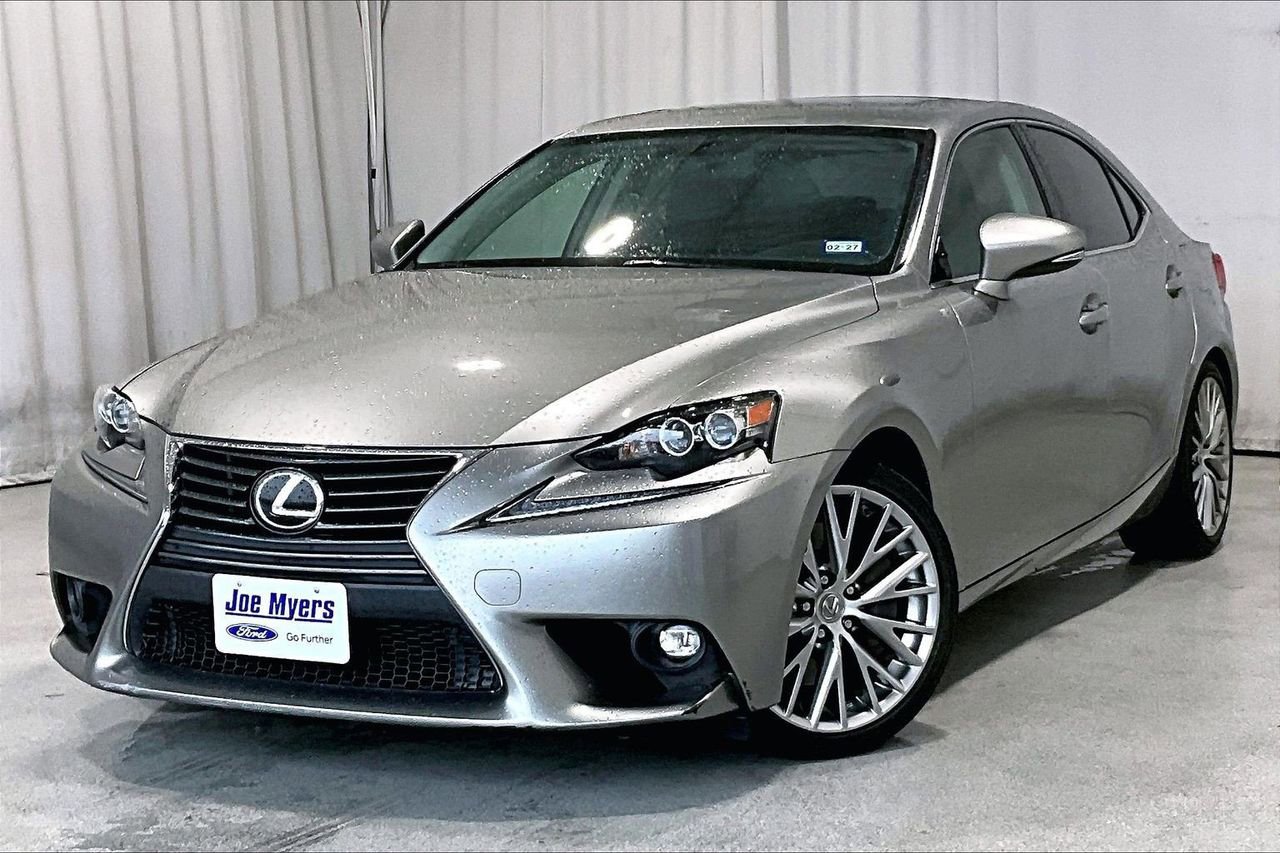 Used 2016 Lexus IS 300 AWD w/ Premium Package image 2