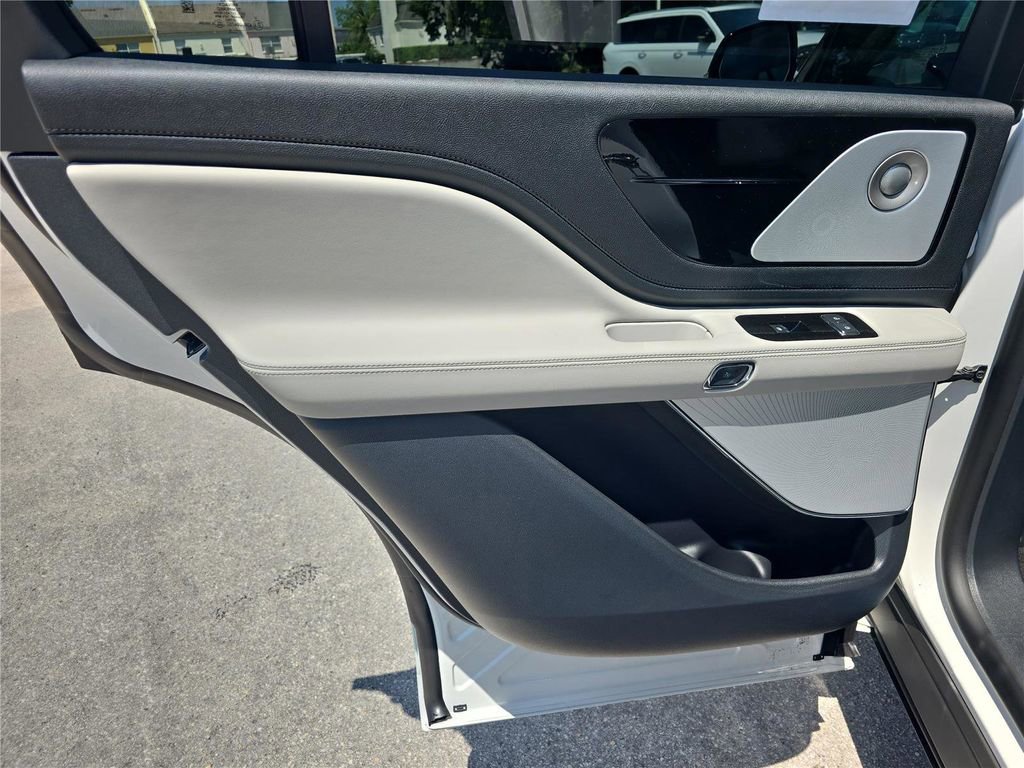 New 2026 Lincoln Aviator Reserve image 10