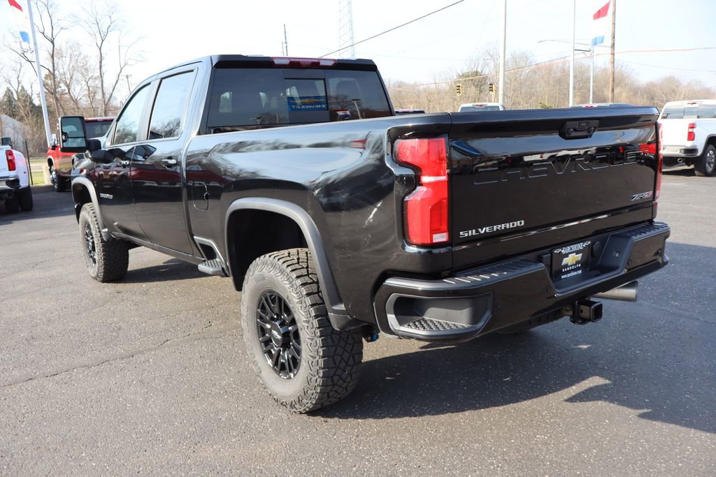 Used 2025 Chevrolet Silverado 2500 ZR2 w/ Technology Package image 3