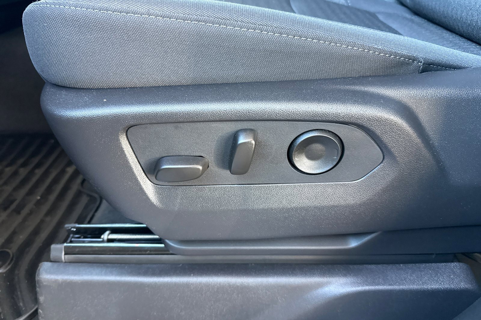 Used 2026 GMC Sierra 1500 SLE image 14