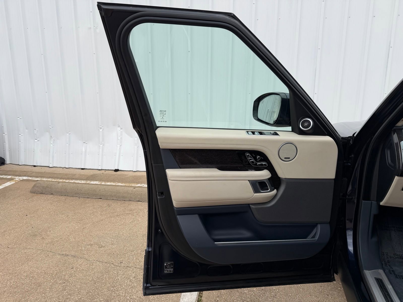 Used 2019 Land Rover Range Rover Long Wheelbase Autobiography AWD/4WD image 23