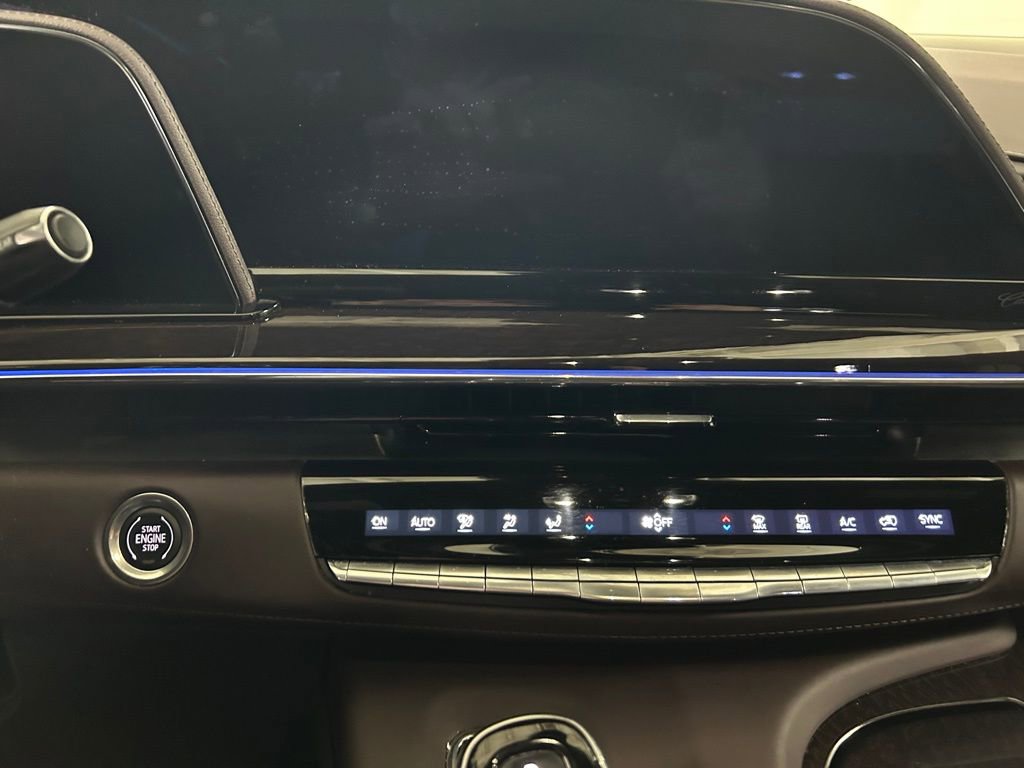 Used 2023 Cadillac Escalade Premium Luxury Platinum image 18