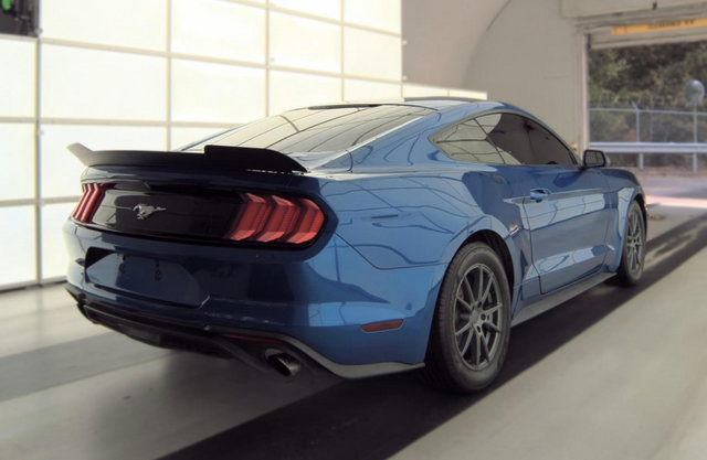 Used 2018 Ford Mustang Coupe RWD image 5