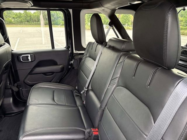 Used 2022 Jeep Wrangler Unlimited Sahara AWD/4WD image 11