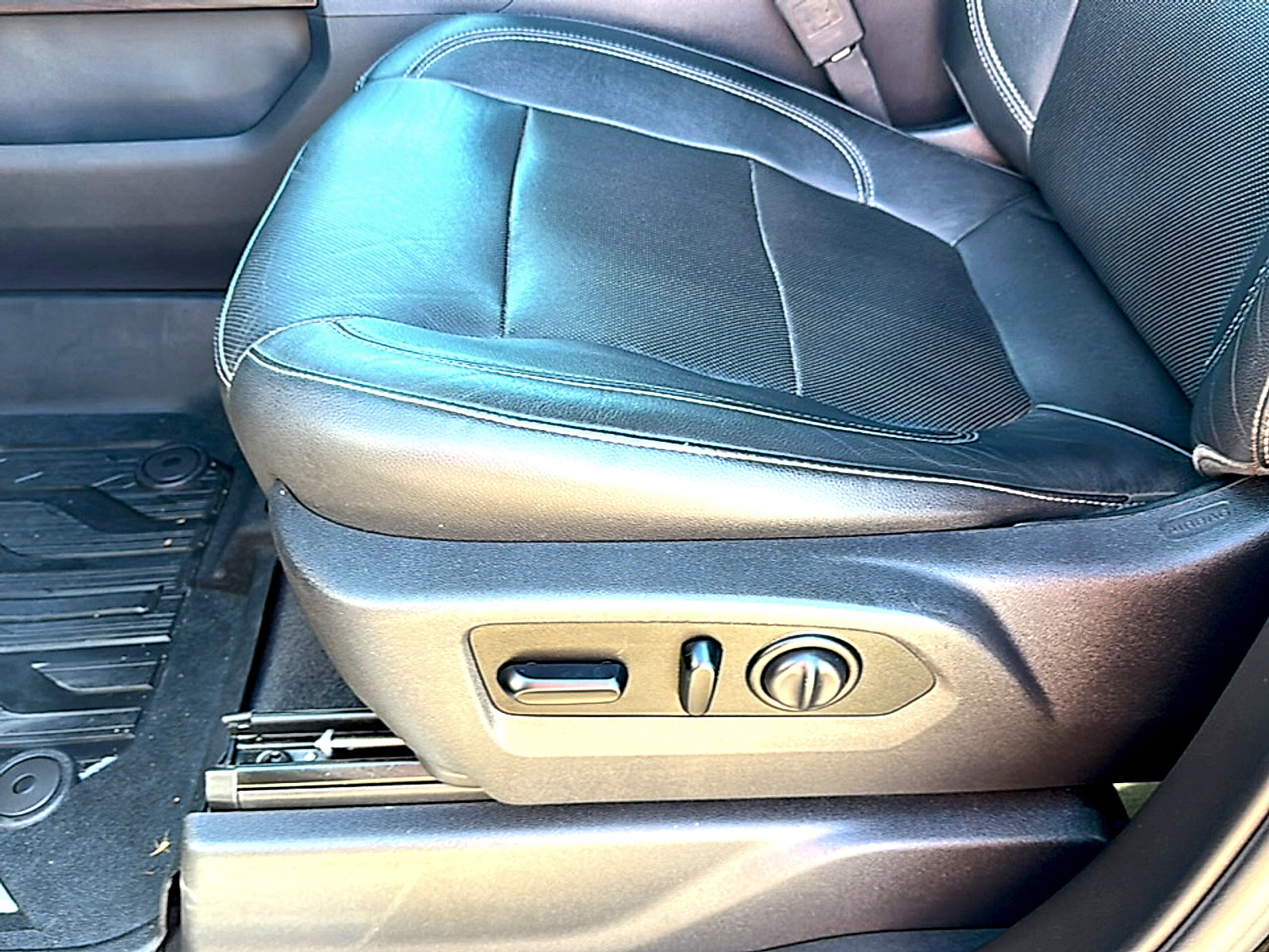 Used 2019 GMC Sierra 1500 SLT w/ SLT Premium Plus Package image 15