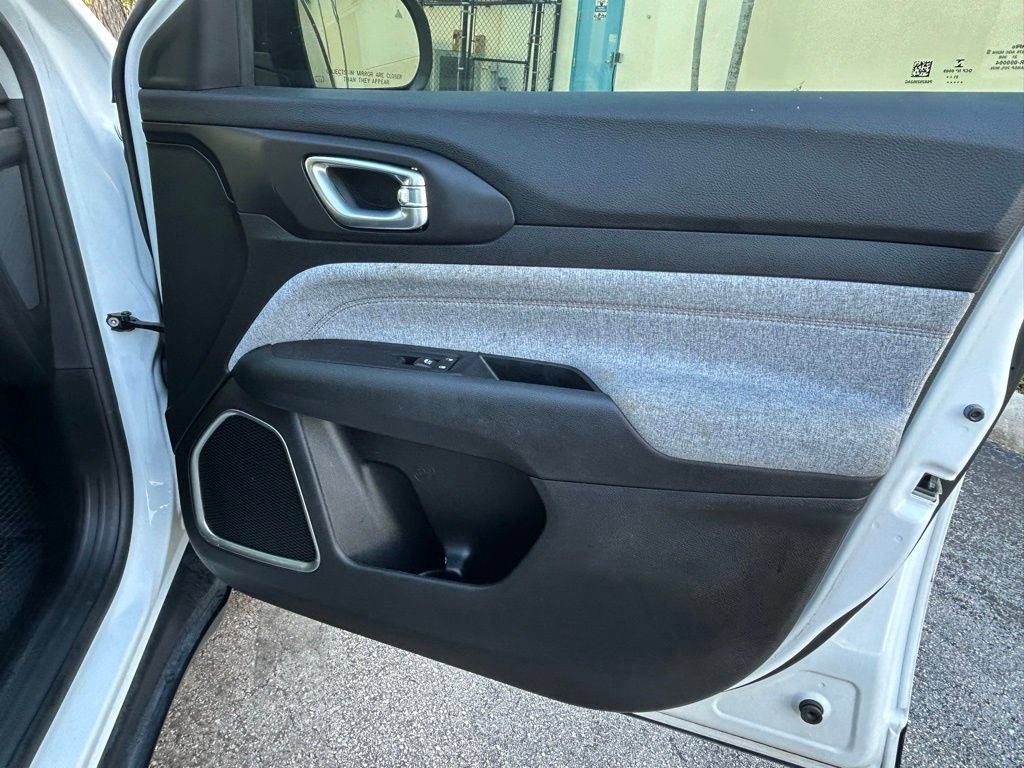 Certified 2022 Jeep Compass Latitude AWD/4WD image 29