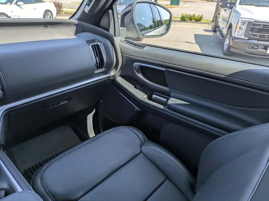 New 2026 Ford Expedition Max Platinum image 21