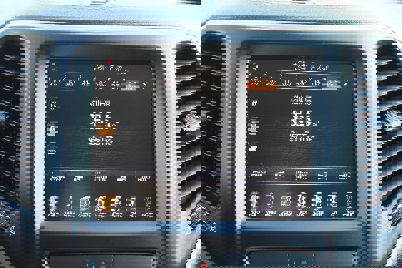 Used 2016 Jeep Cherokee Latitude w/ Cold Weather Group image 15