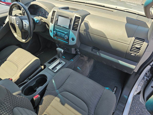 Used 2012 Nissan Frontier SV w/ SV Premium Utility Pkg AWD/4WD image 11