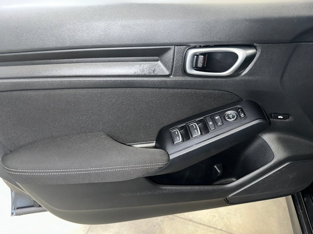 Used 2023 Honda Civic LX image 6