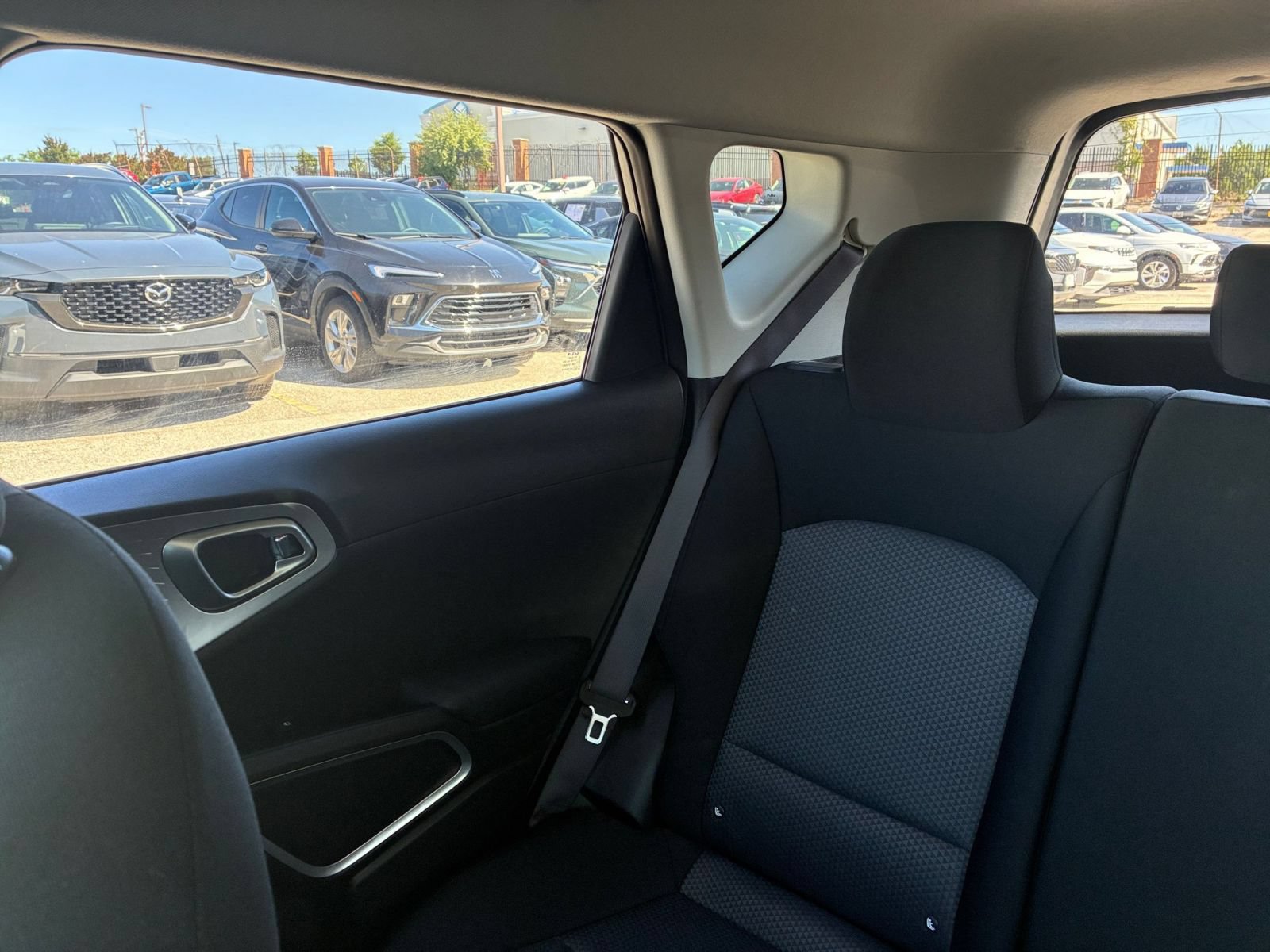 Used 2025 Kia Soul LX w/ LX Technology Package FWD image 34