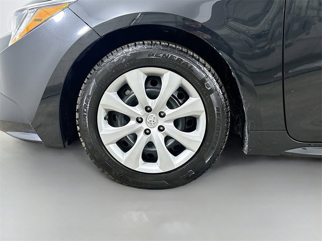 Used 2022 Toyota Corolla LE image 8