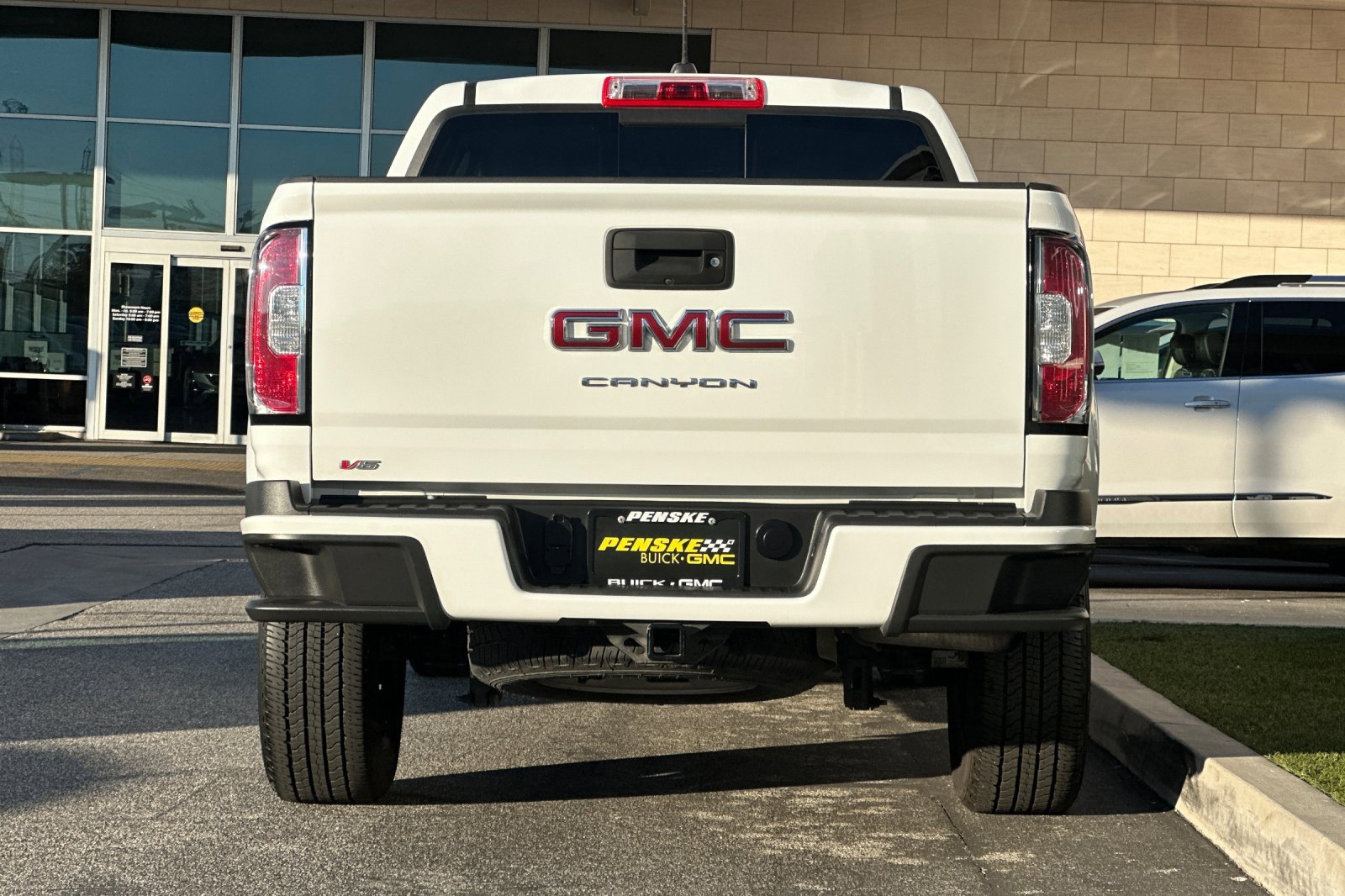 Used 2022 GMC Canyon Elevation w/ Trailering Package image 5