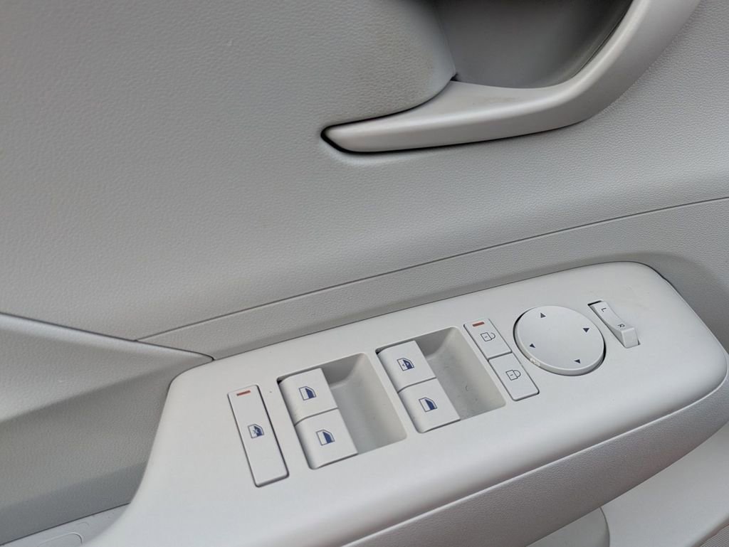 Certified 2024 Hyundai Kona SEL image 12