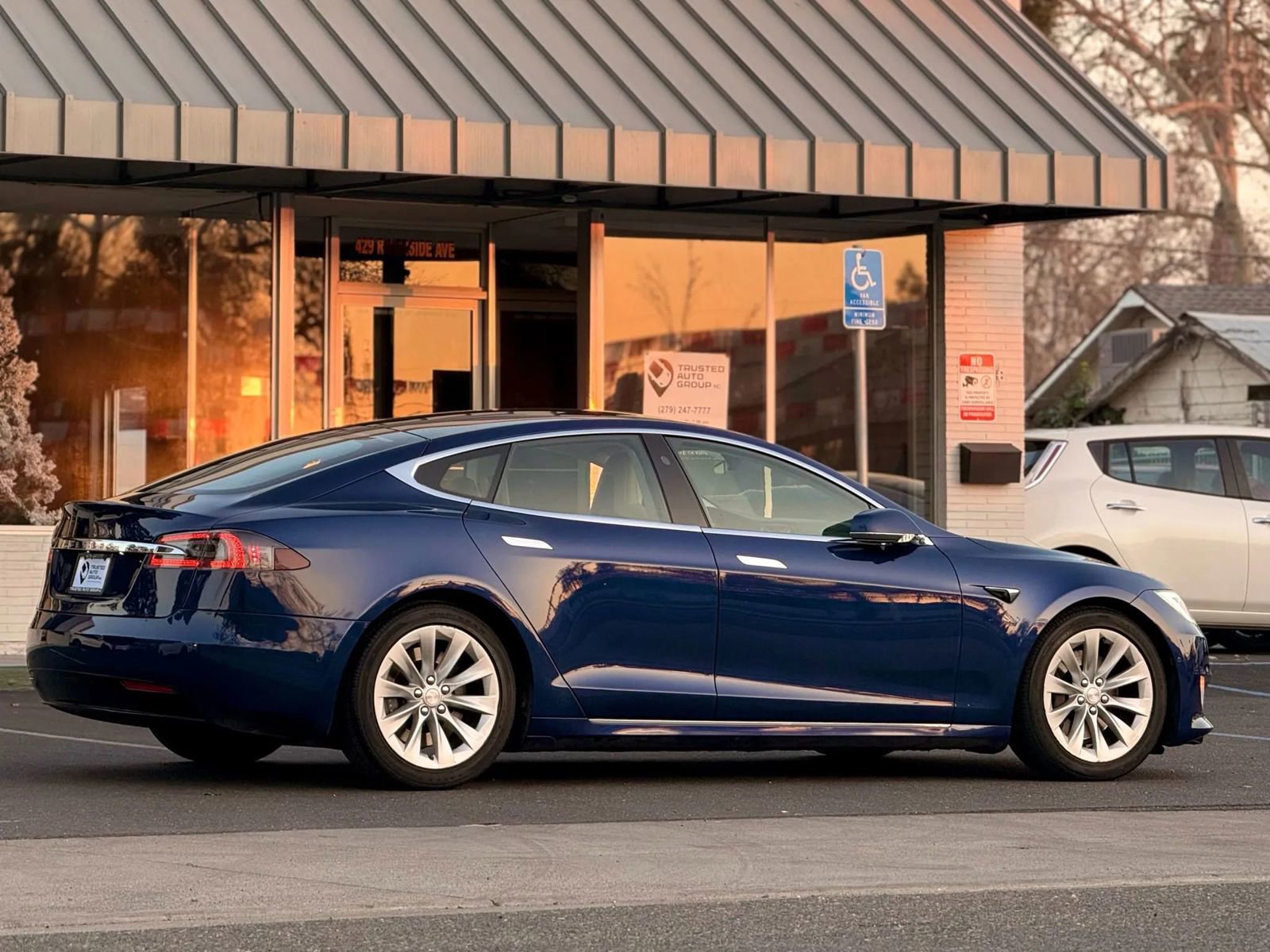 Used 2016 Tesla Model S 60D image 8