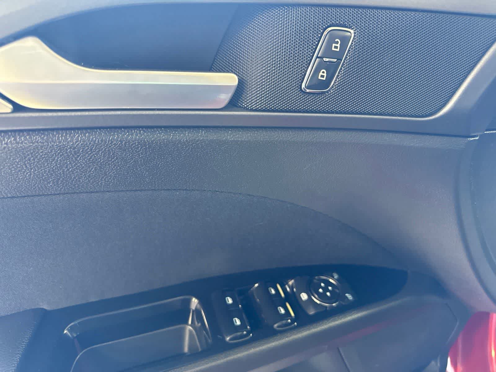 Used 2013 Ford Fusion SE FWD image 19