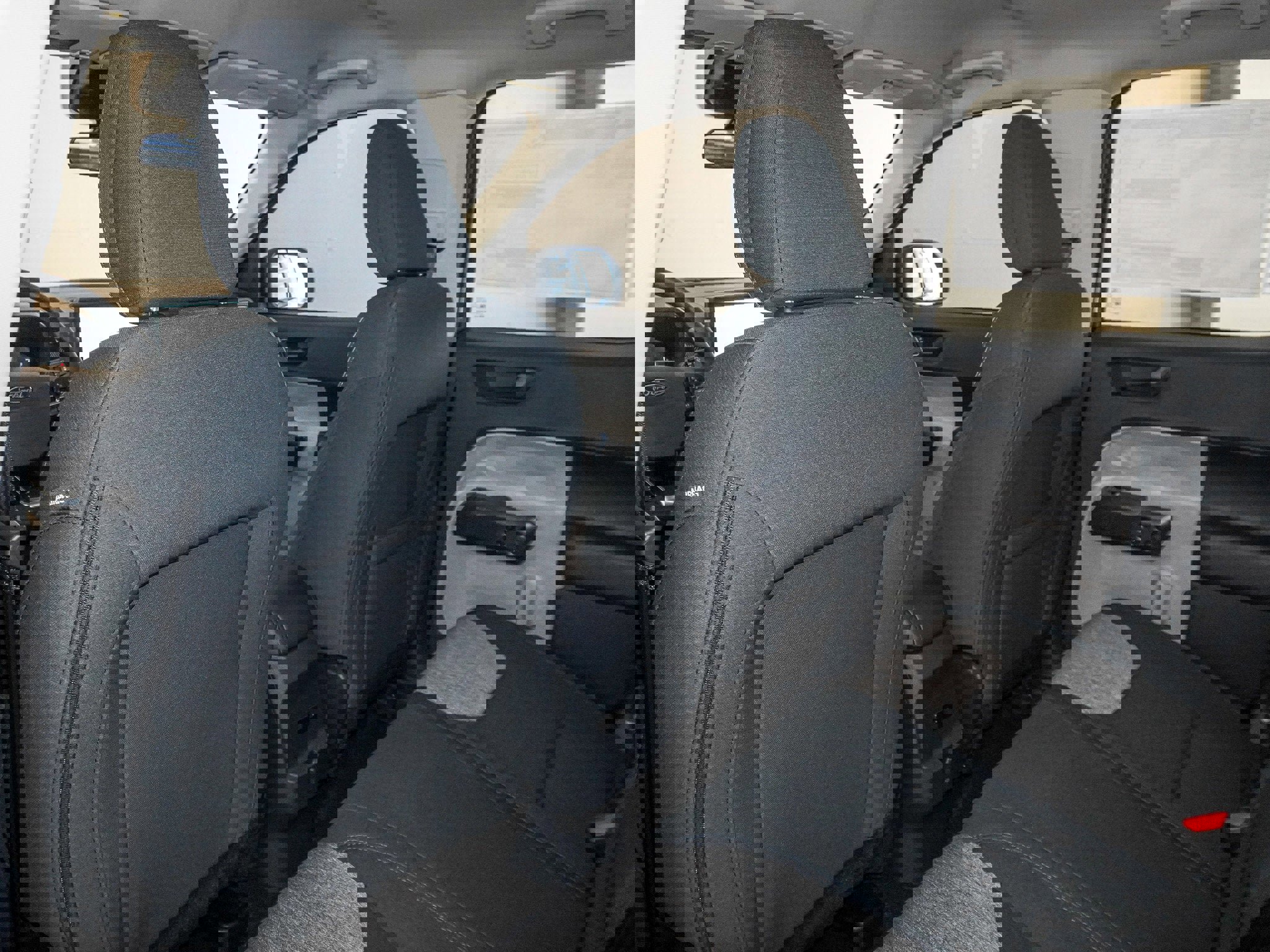 New 2025 Ford Maverick XLT image 36