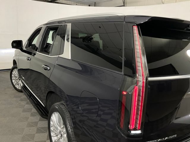 Used 2025 Cadillac Escalade Premium Luxury AWD/4WD image 34